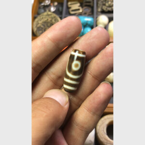 Dzi bead 2 mắt mini nhỏ đẹp từ Lhasa