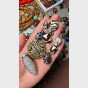 Dzi bead mới về tháng 10 từ Tibet tại Norbu Shop