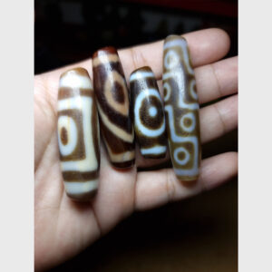 Dzi bead thân ngọc vân hiếm thiên địa 1 mắt 12 mắt