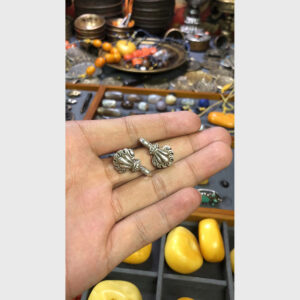 Cặp kẹp chuỗi bằng bạc cổ từ Lhasa hình Norbu