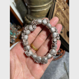 Vòng tay charm bạc skull sọ chất đẹp từ Tibet