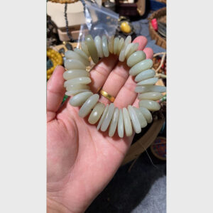 Vòng tay ngọc hòa điền chất đẹp