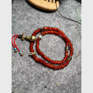 Chuỗi mã não đỏ mix hạt hình đĩa bay truyền thống Tibet