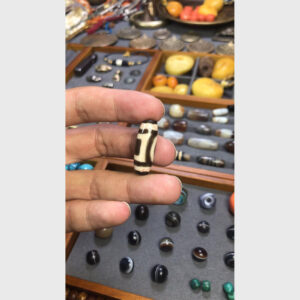 Dzi bead thiên địa plastic old 100 năm chất đẹp