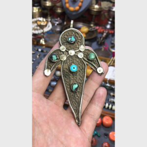 Mặt bạc cổ đính lam ngọc đeo cổ từ Tibet