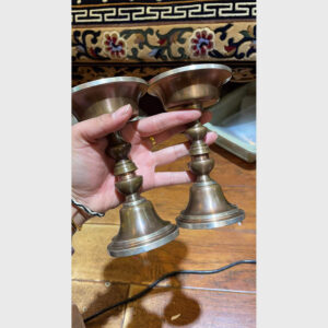 Cặp chân đèn đồng Tibet cổ 100 năm chân đế cao dáng đẹp