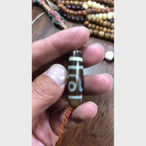 Dzi bead 2 mắt same old từ Lhasa đeo 20 năm