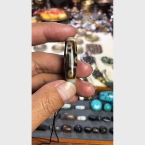 Dzi bead 9 mắt same old Lhasa đeo 20 năm