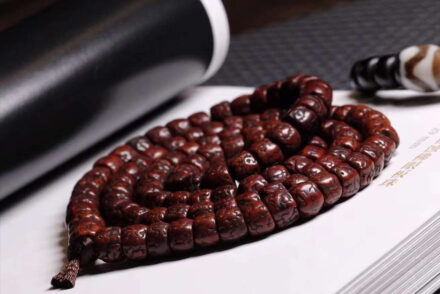 Chuỗi hạt 108 - vật phẩm phong thuỷ không thể thiếu cho mọi người