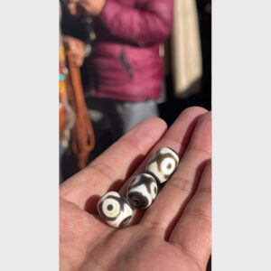 Dzi bead 3 viên 3 mắt đẹp mini Lhasa