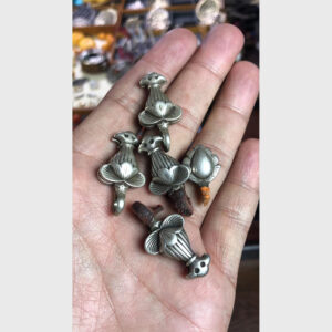 Kẹp chuỗi bạc cổ từ Lhasa hình hoa