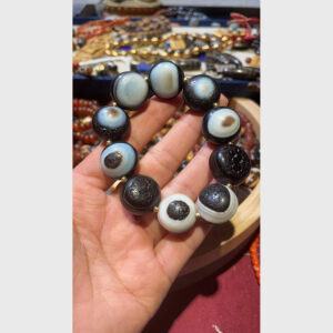 Vòng tay dzi mắt dê chất đẹp từ Tibet