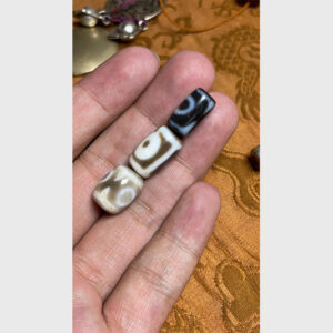 Bộ sưu tập dzi bead sưu tầm từ Lhasa cổ người Tạng