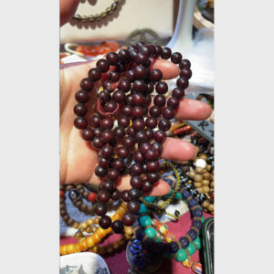 Chuỗi hạt bối đỏ booc đô sưu tầm đậm màu