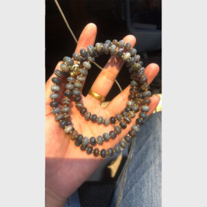 Chuỗi hạt mã não mix charm màu xám