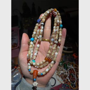 Chuỗi hạt mai rùa mix các charm hạt đẹp mắt