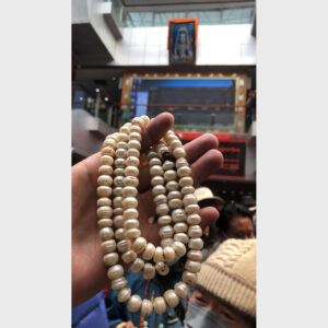 Chuỗi ngọc trai cổ thỉnh tại Lhasa