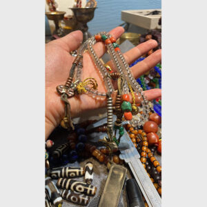 Chuỗi pha lê cổ mix lam ngọc và túc số Tibet