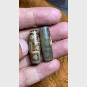 Dzi bead 9 mắt cổ 100 năm bằng đá serpentine từ Tibet