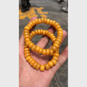 Vòng tay hổ phách mật ong từ Lhasa