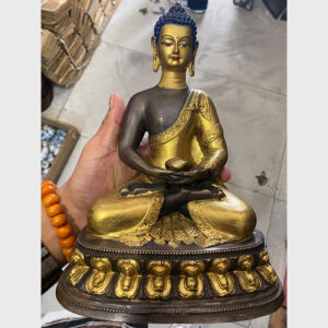Tôn tượng Đức A Di Đà từ Tibet khác biệt