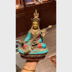 Tôn tượng Guru Rinpoche khảm đá xanh