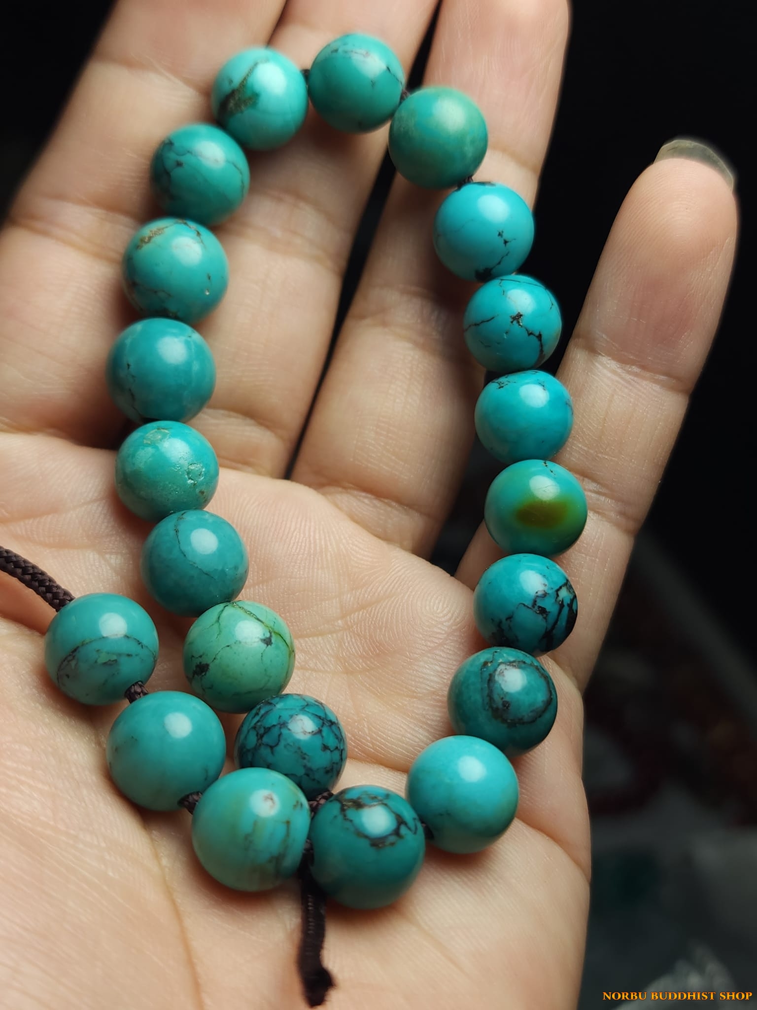 Đá Lam Ngọc (Turquoise Stone): Lịch Sử, Đặc Điểm và Ứng Dụng 2