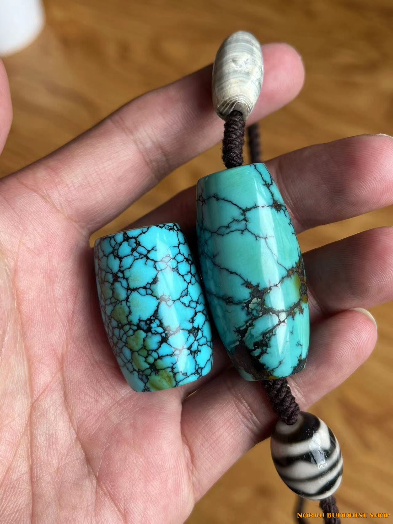 Đá Lam Ngọc (Turquoise Stone): Lịch Sử, Đặc Điểm và Ứng Dụng 6